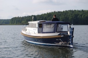 Eine klassische Motoryacht